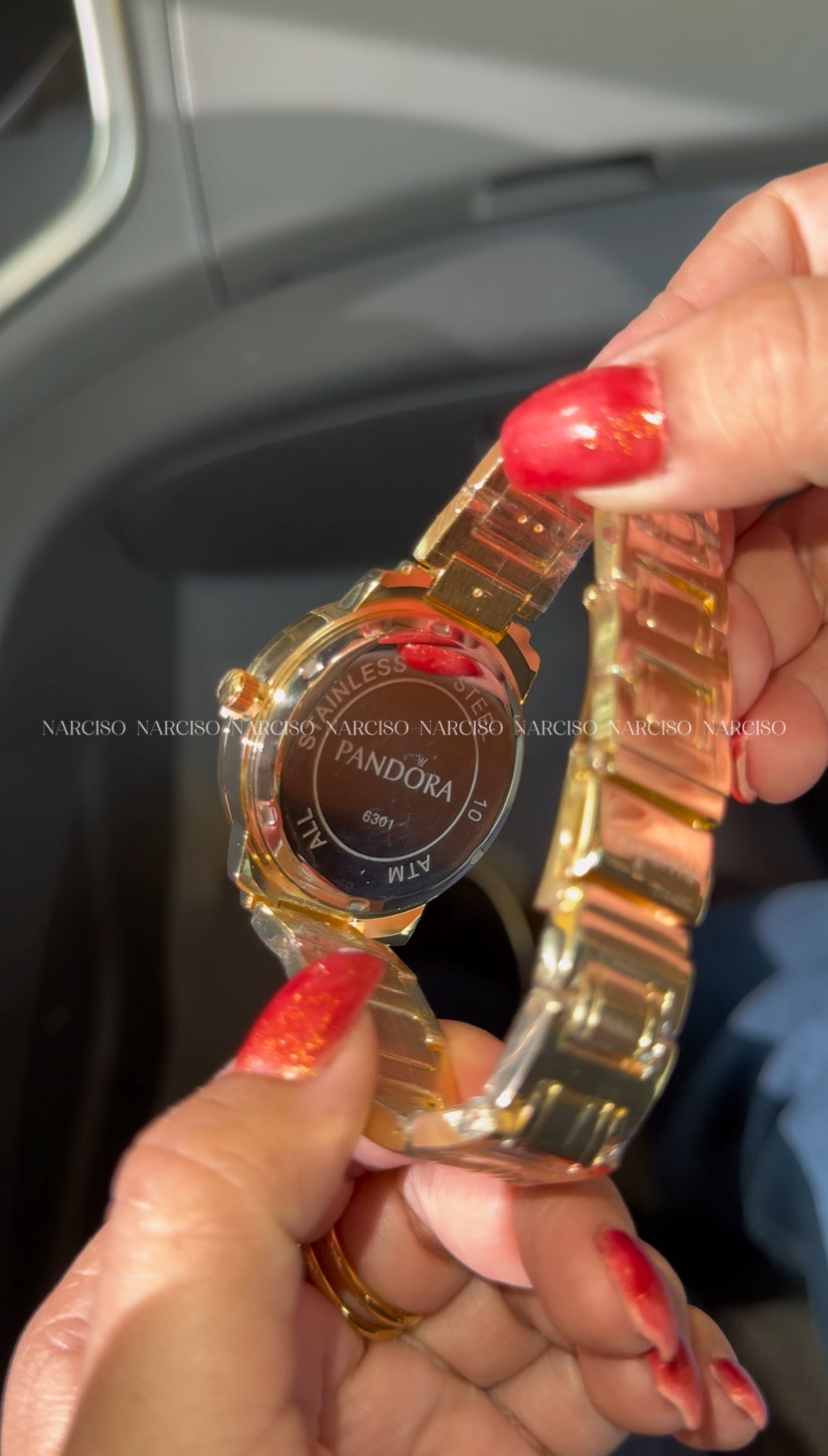 Reloj Pandora dorado