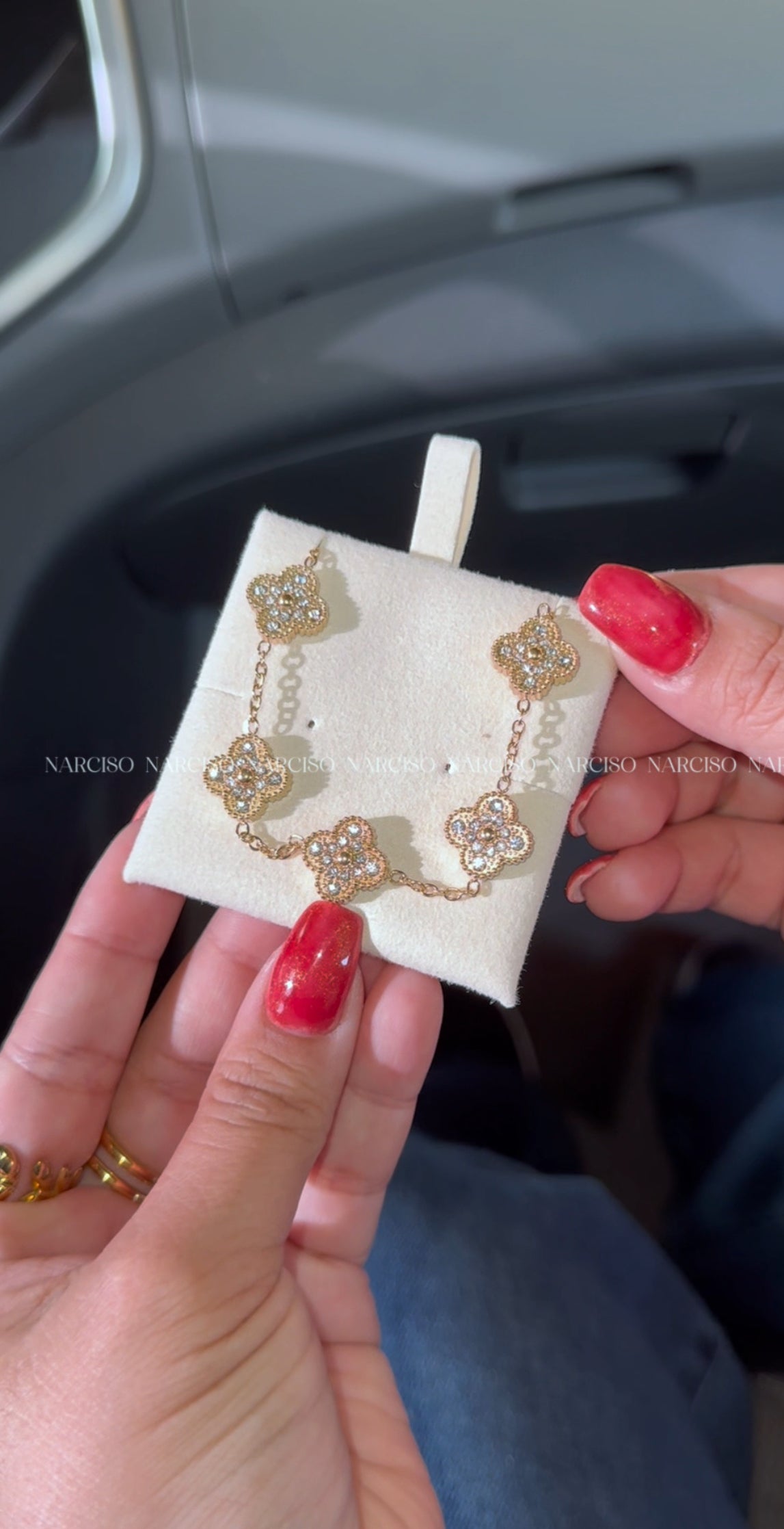 Bolsita y base beige