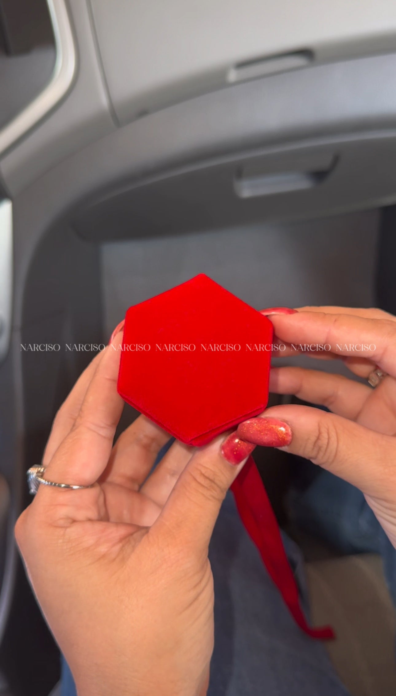 Joyero rojo para anillo o aretes