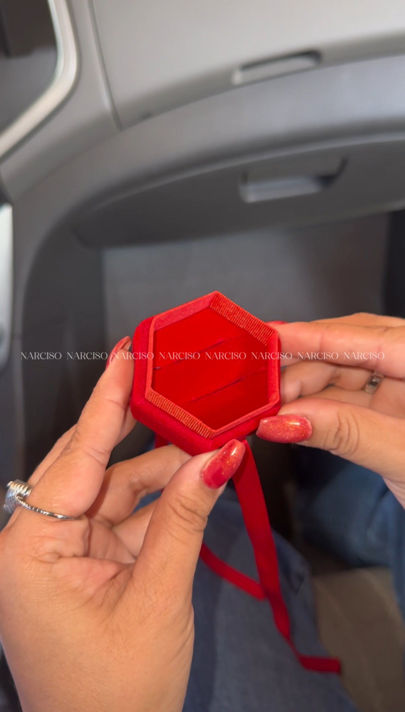 Joyero rojo para anillo o aretes