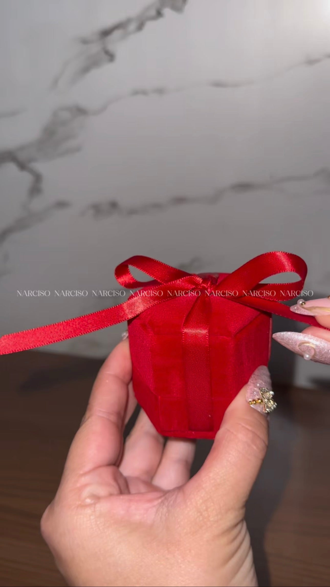 Joyero rojo para collar