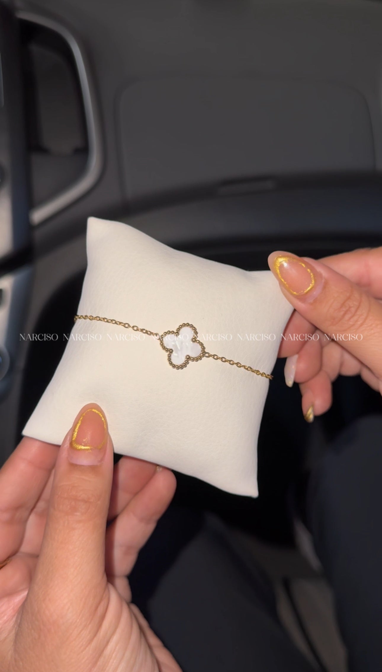 Collar y pulsera VC blanco