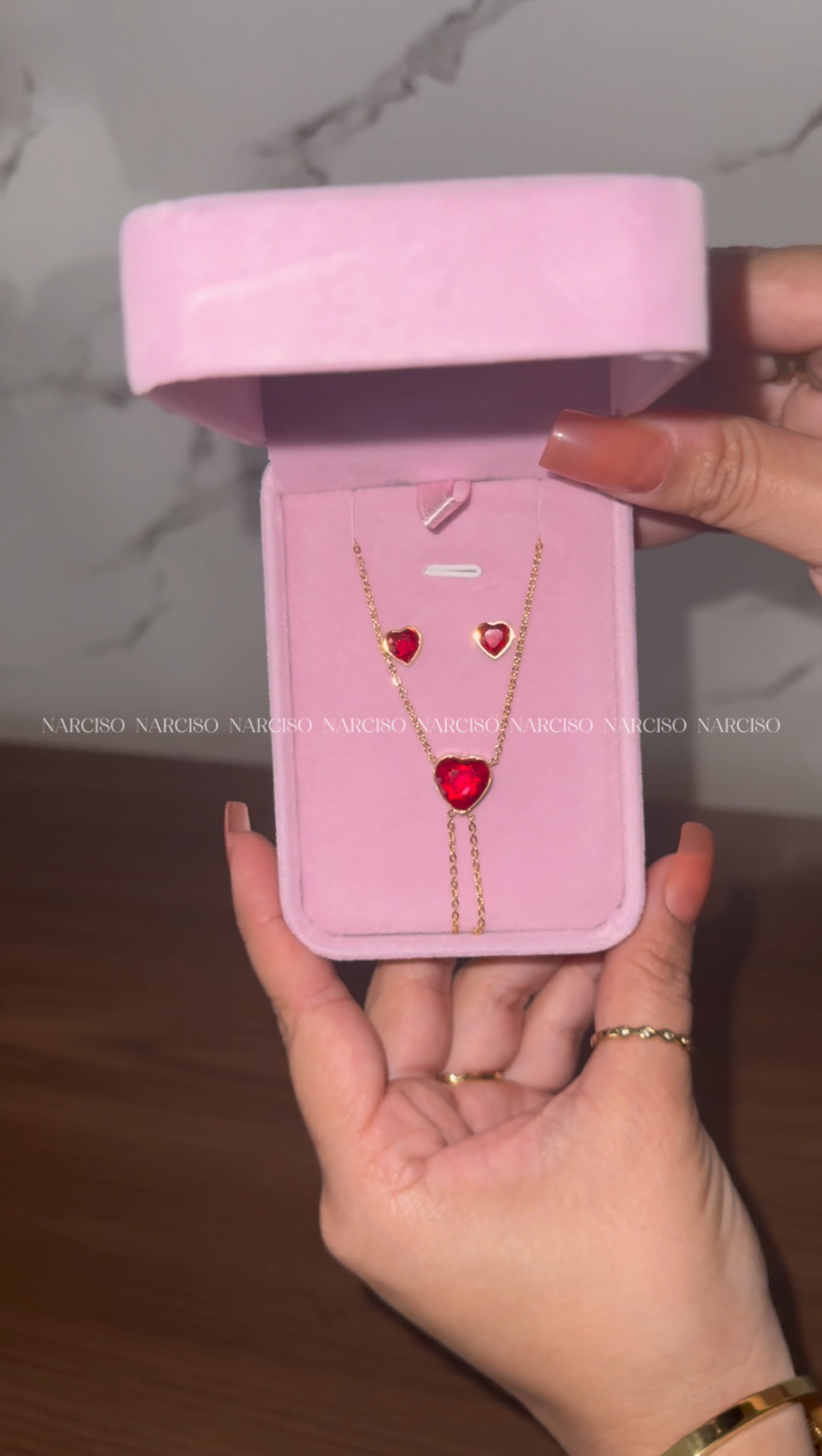 Joyero rosado para collar y aretes o pulsera