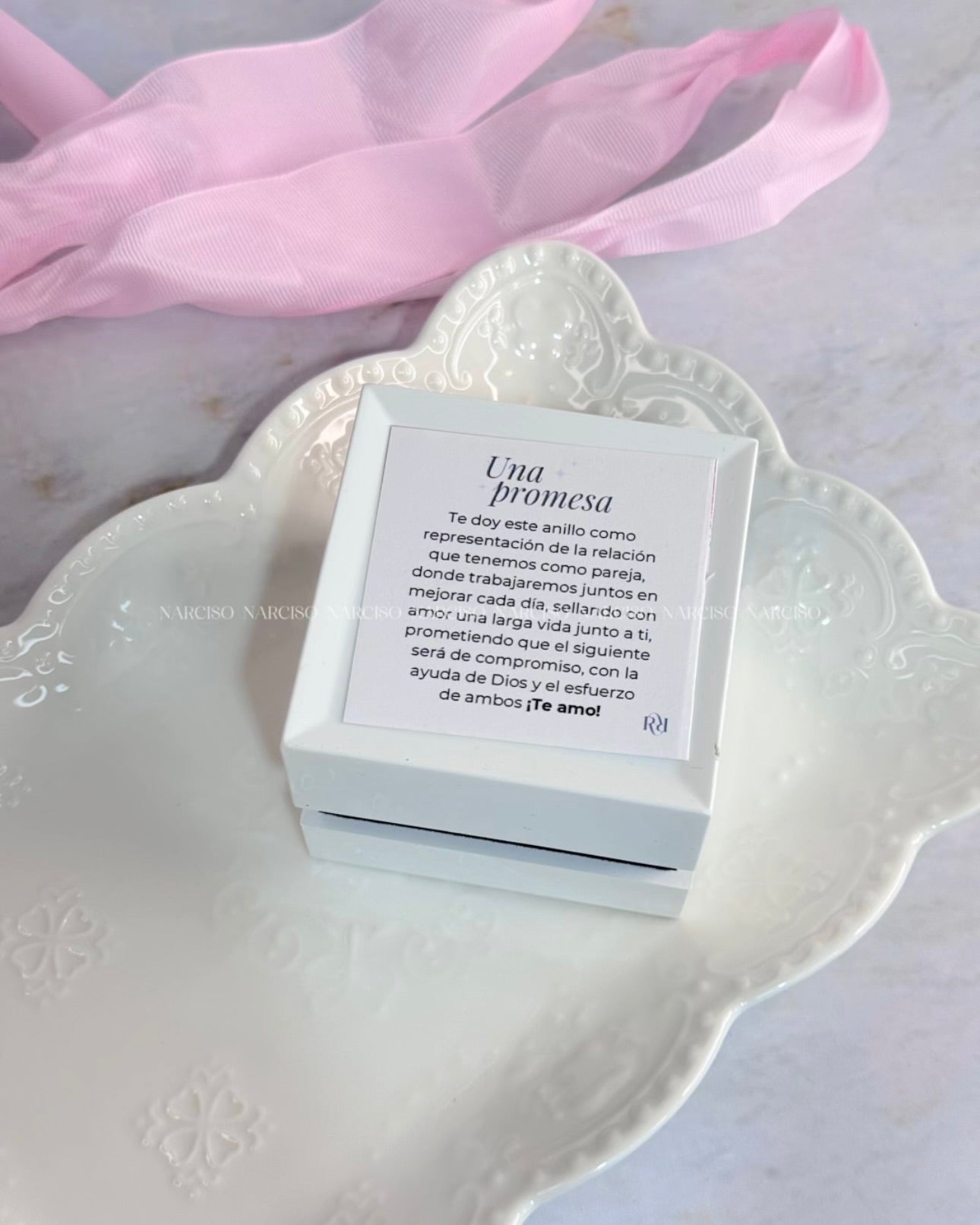 Anillo corazón plateado con caja
