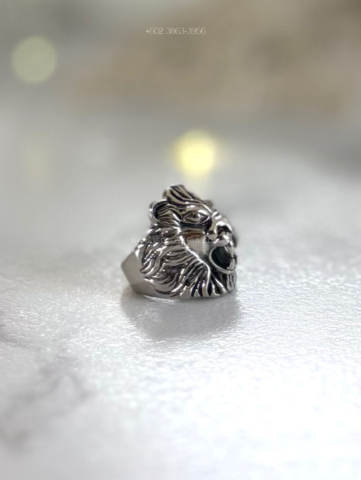 León anillo caballero