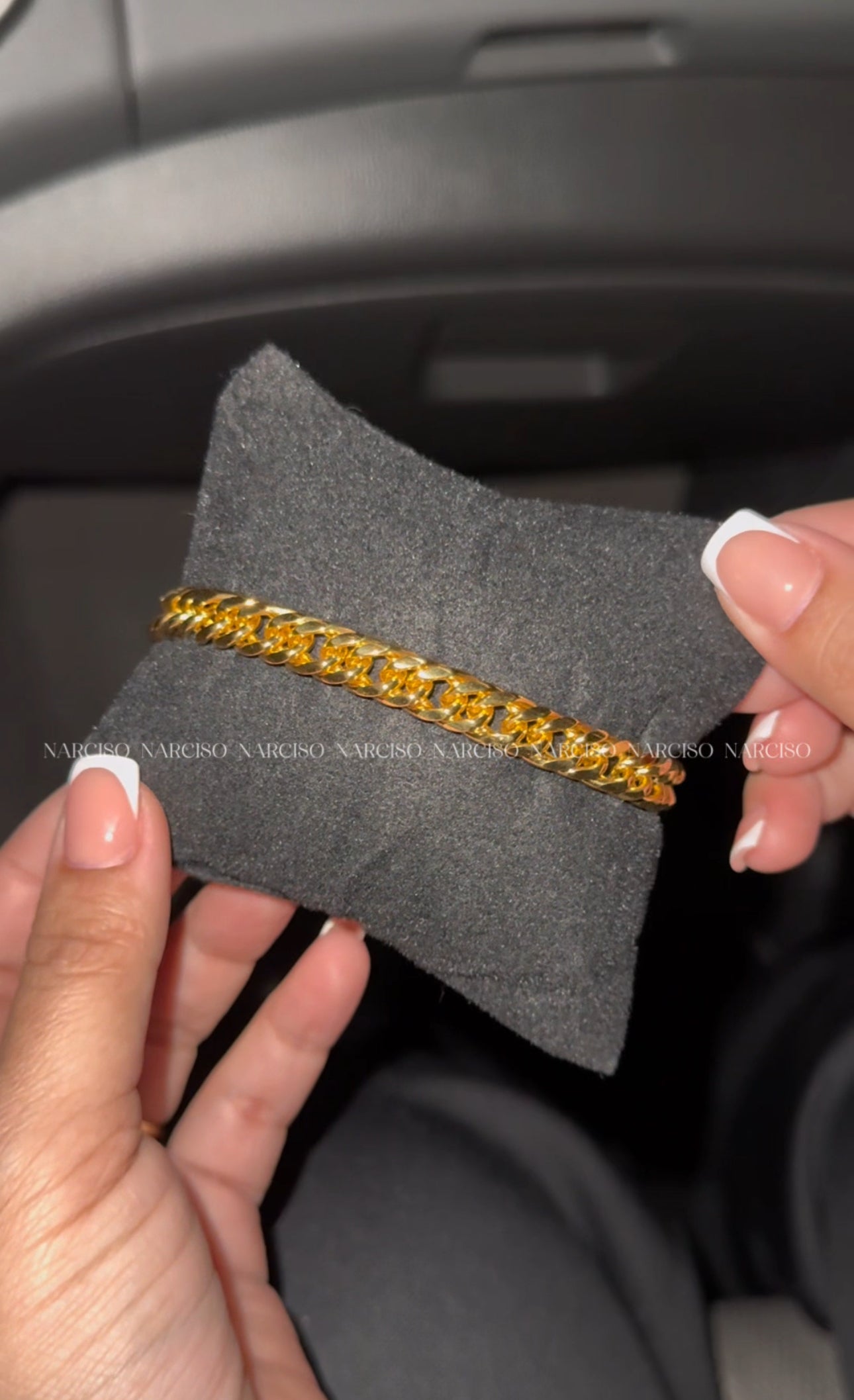 Esclava dorada caballero