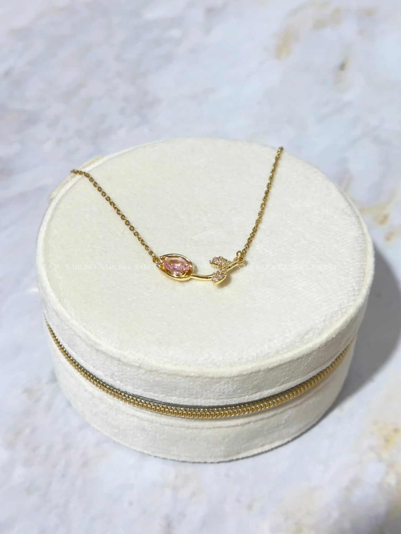 Tulipán rosado en dorado