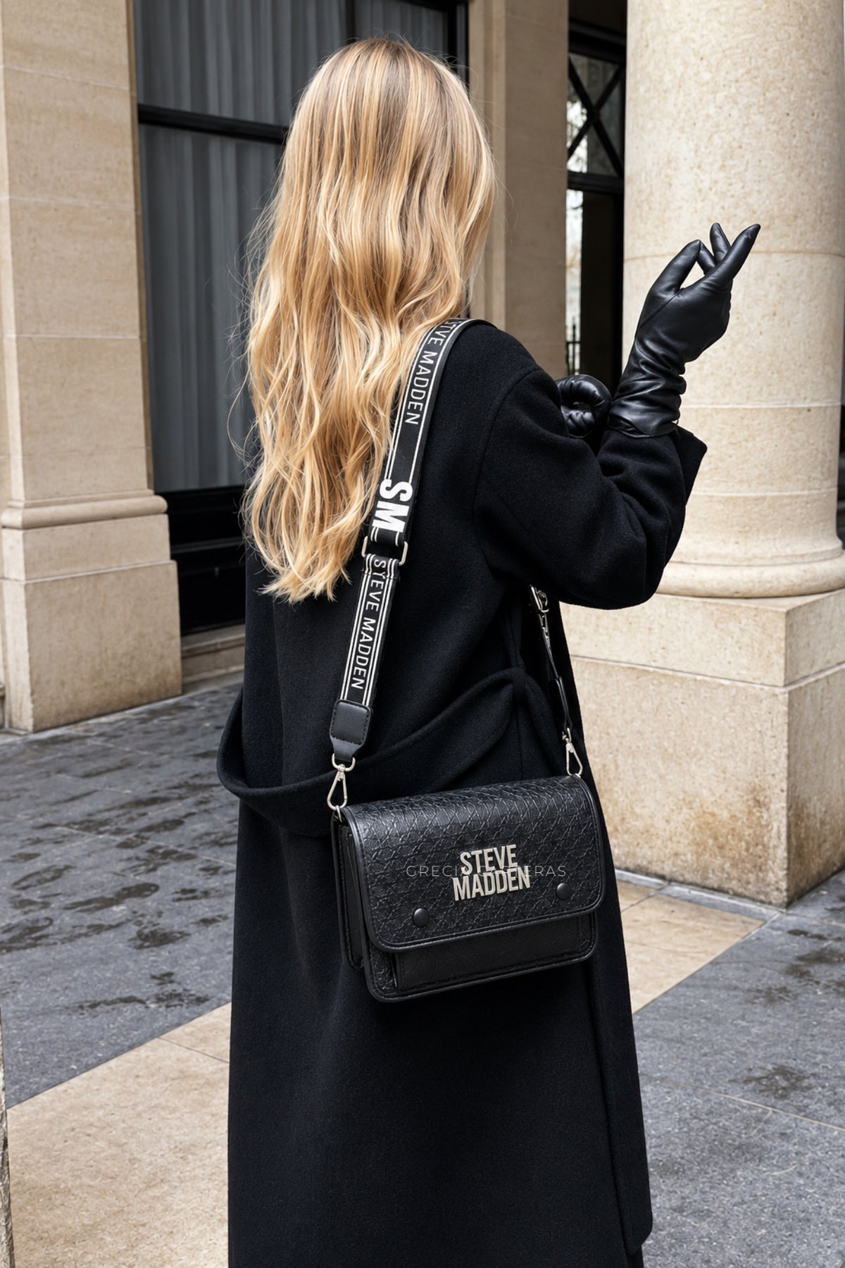 Steve Madden negra con plateado