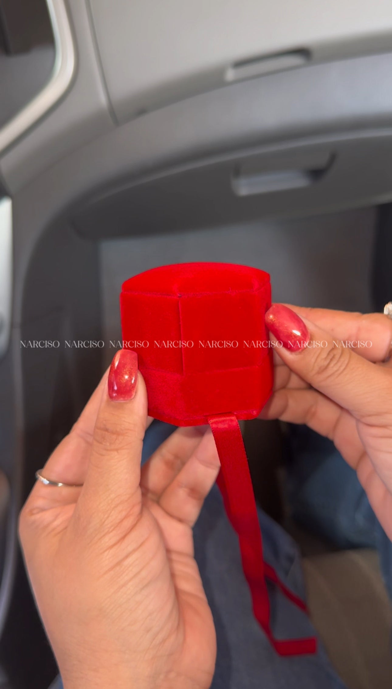 Joyero rojo para anillo o aretes