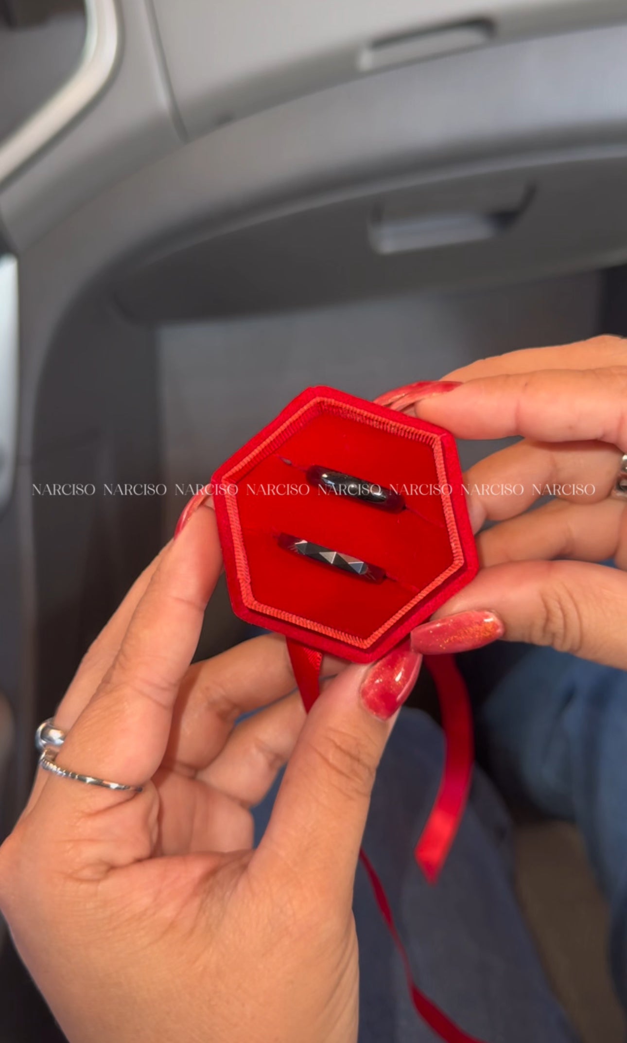 Joyero rojo para anillo o aretes