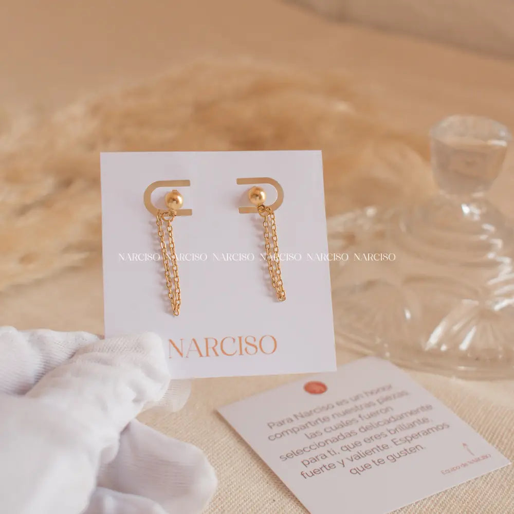 Claudia - Studs Aretes