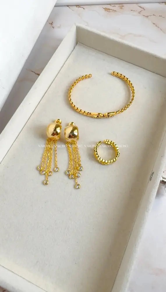 Lluvia Dorada Aretes