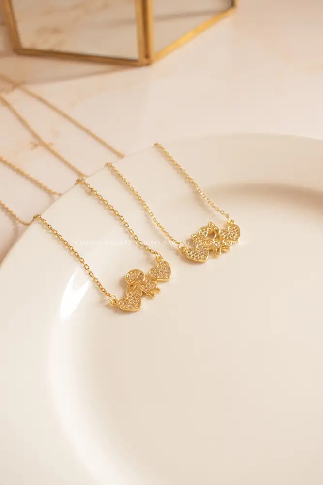 Niño Y Niña Collar