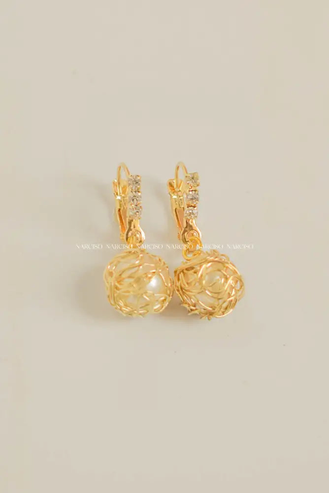 Perlitas En Dorado Aretes