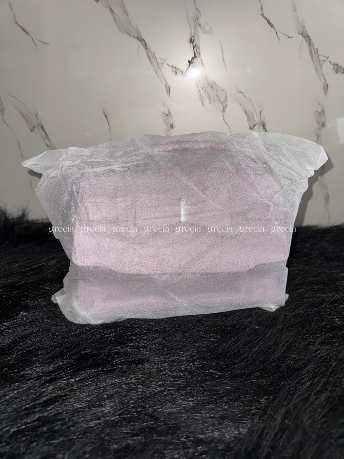 Lila coquette