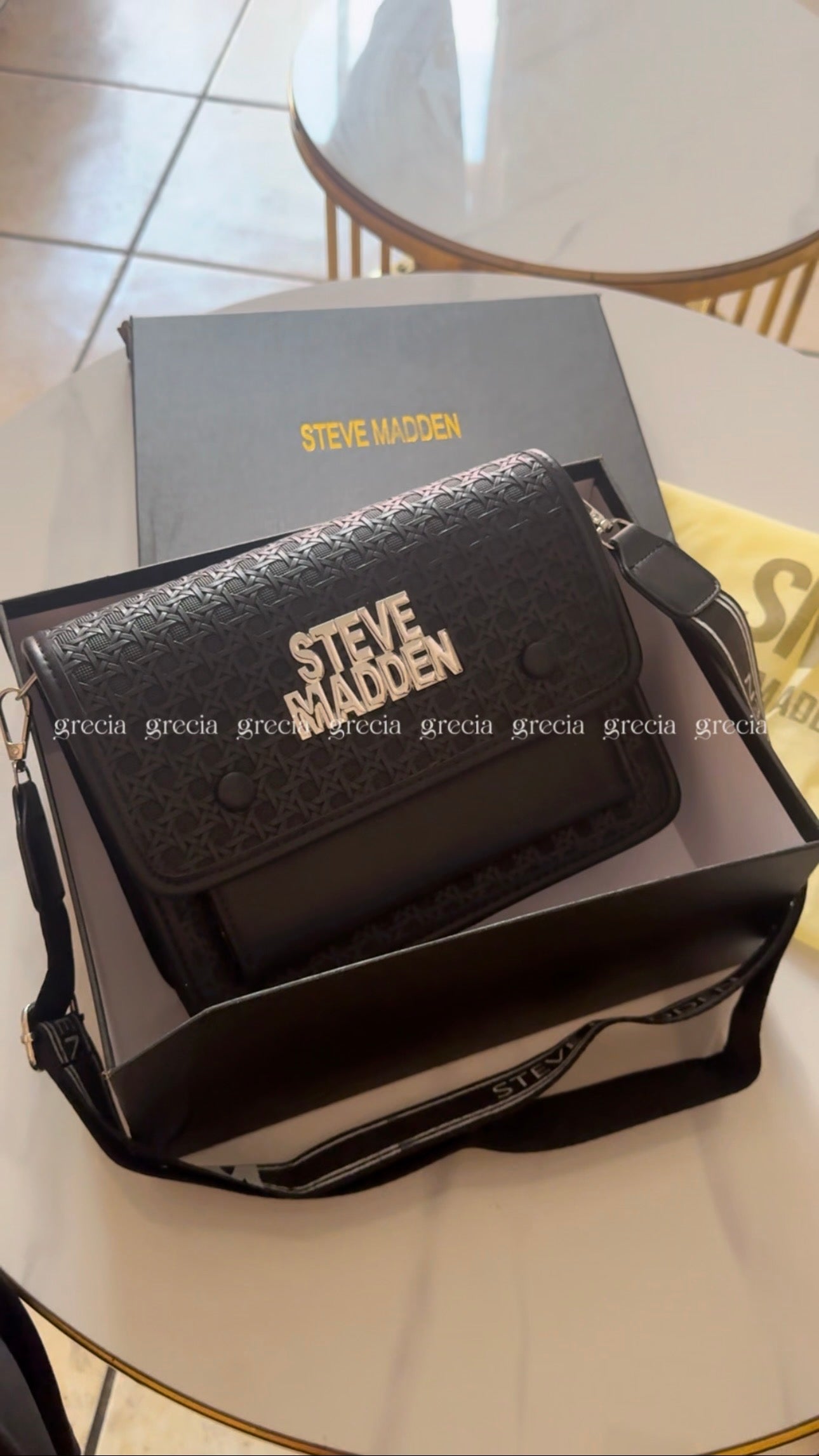 Steve Madden negra con plateado