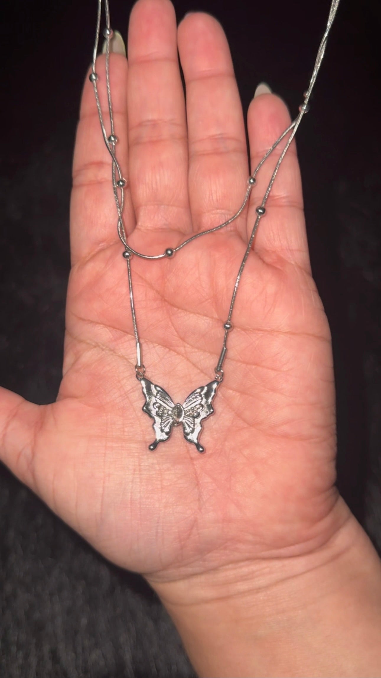 Collar doble con mariposa y aretes