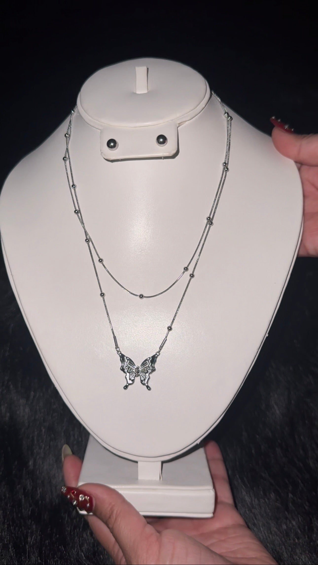 Collar doble con mariposa y aretes