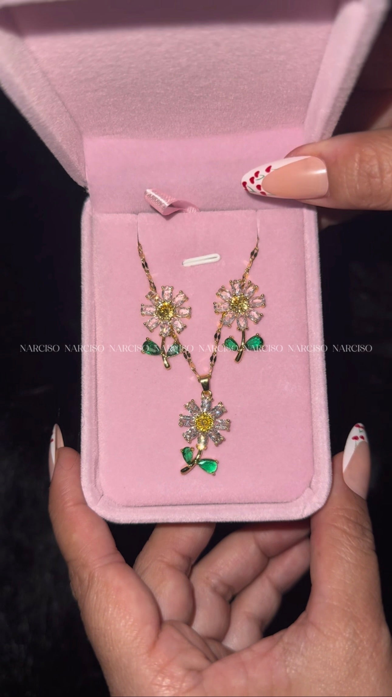 Joyero rosado para collar y aretes o pulsera