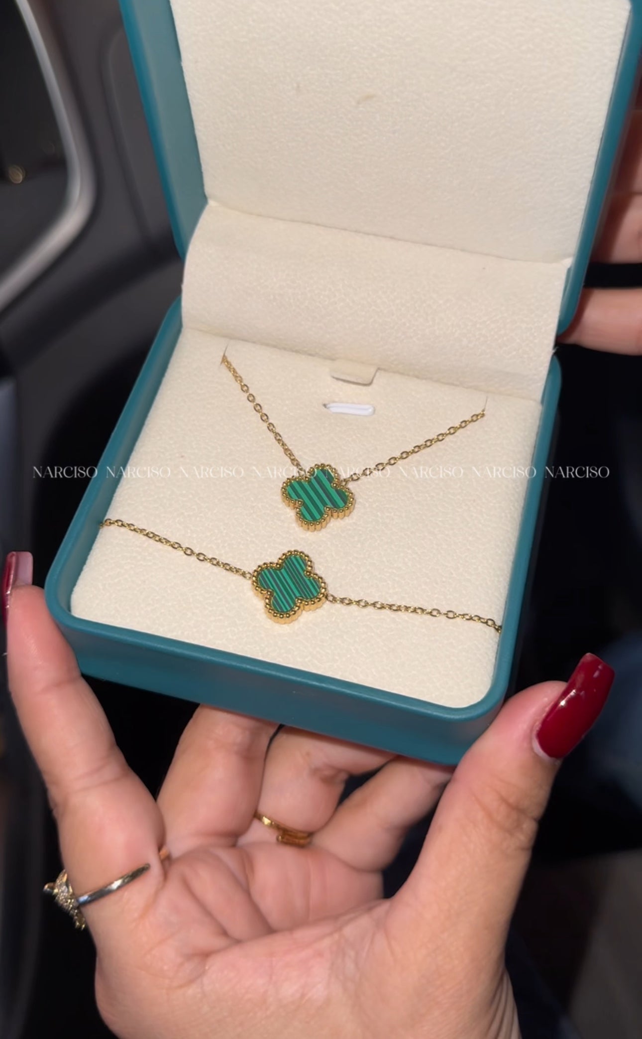 Collar y pulsera VC verde