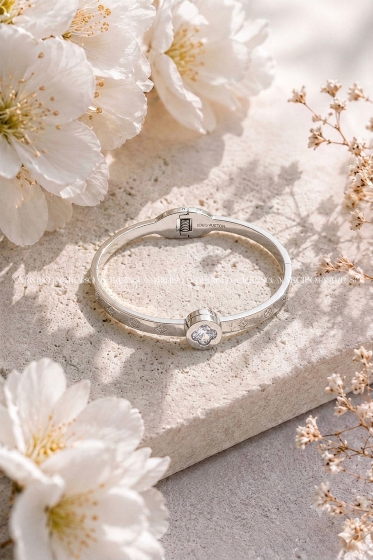Brazalete Louis Vuitton plateado