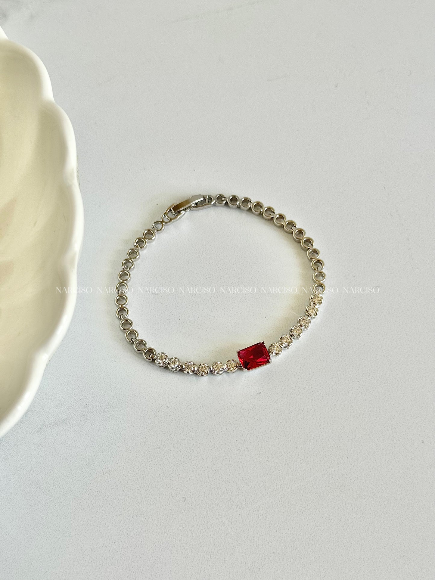 Brazalete plateado con cristales