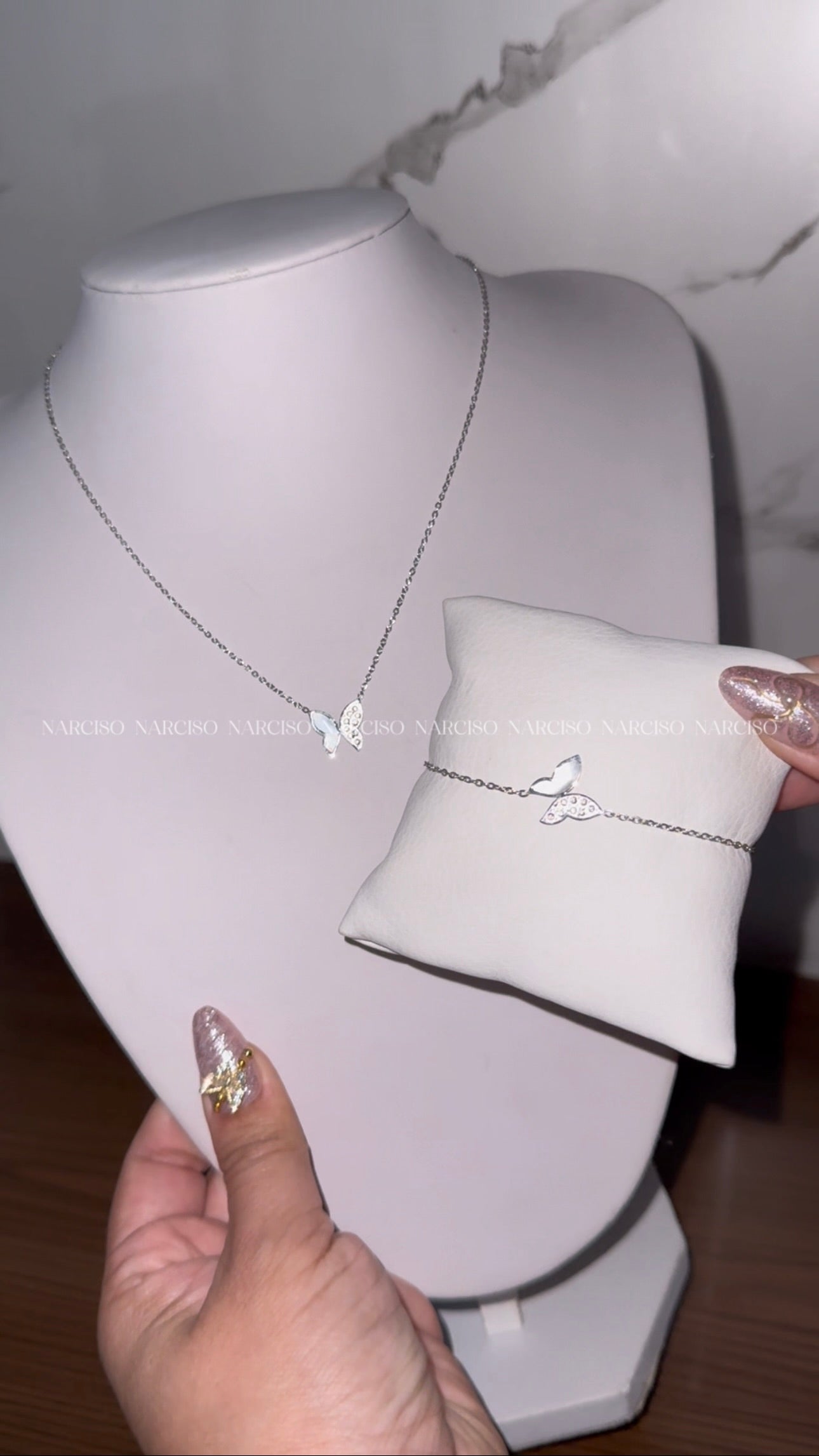 Collar y pulsera mariposas plateado