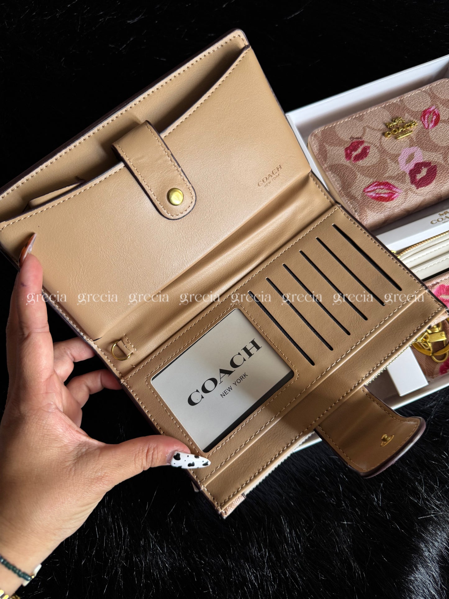 Set Coach con besos