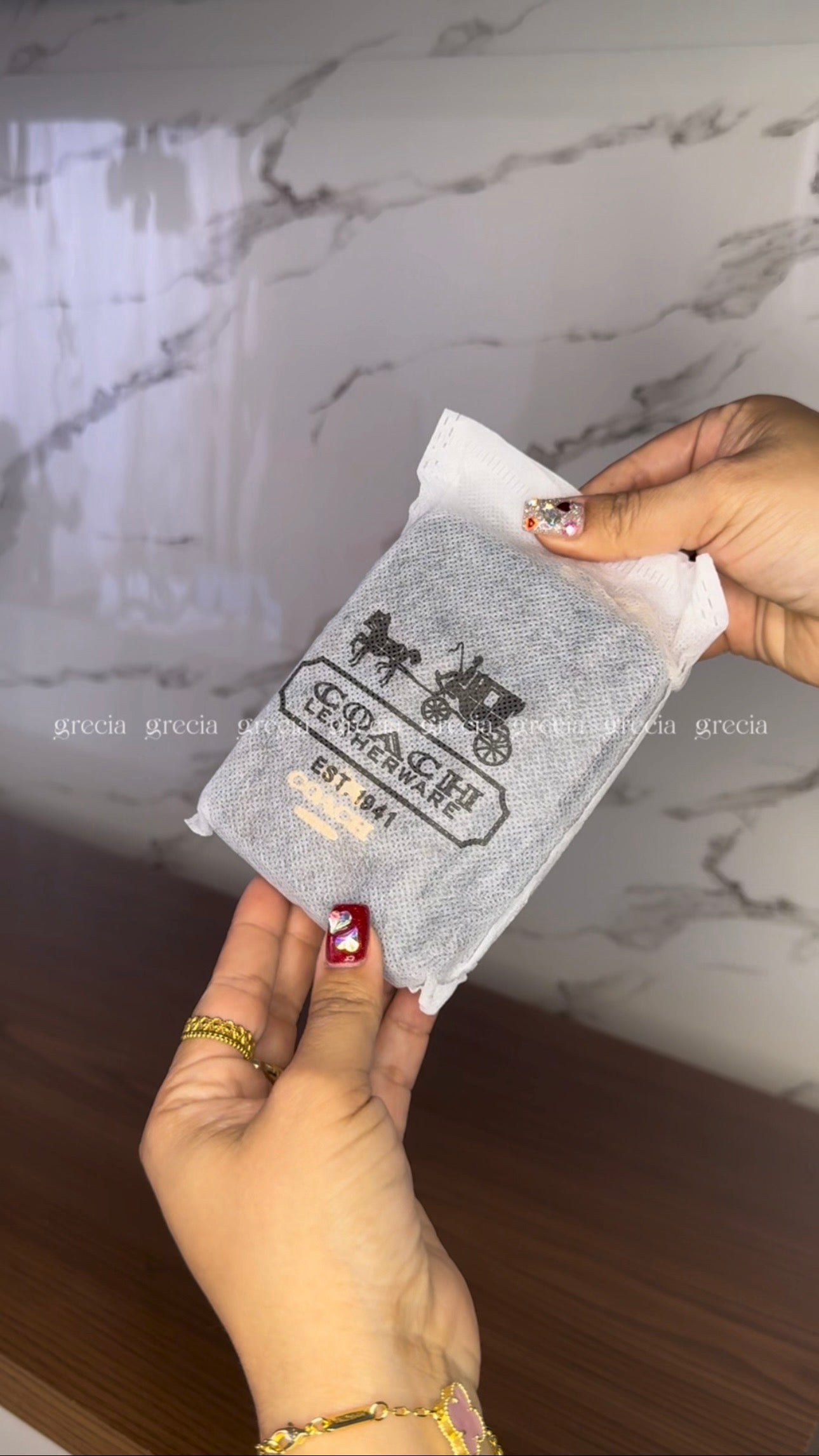 Zip Card Coach Café