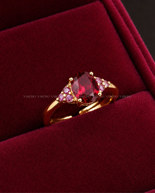 Anillo de promesa con cristales rojos