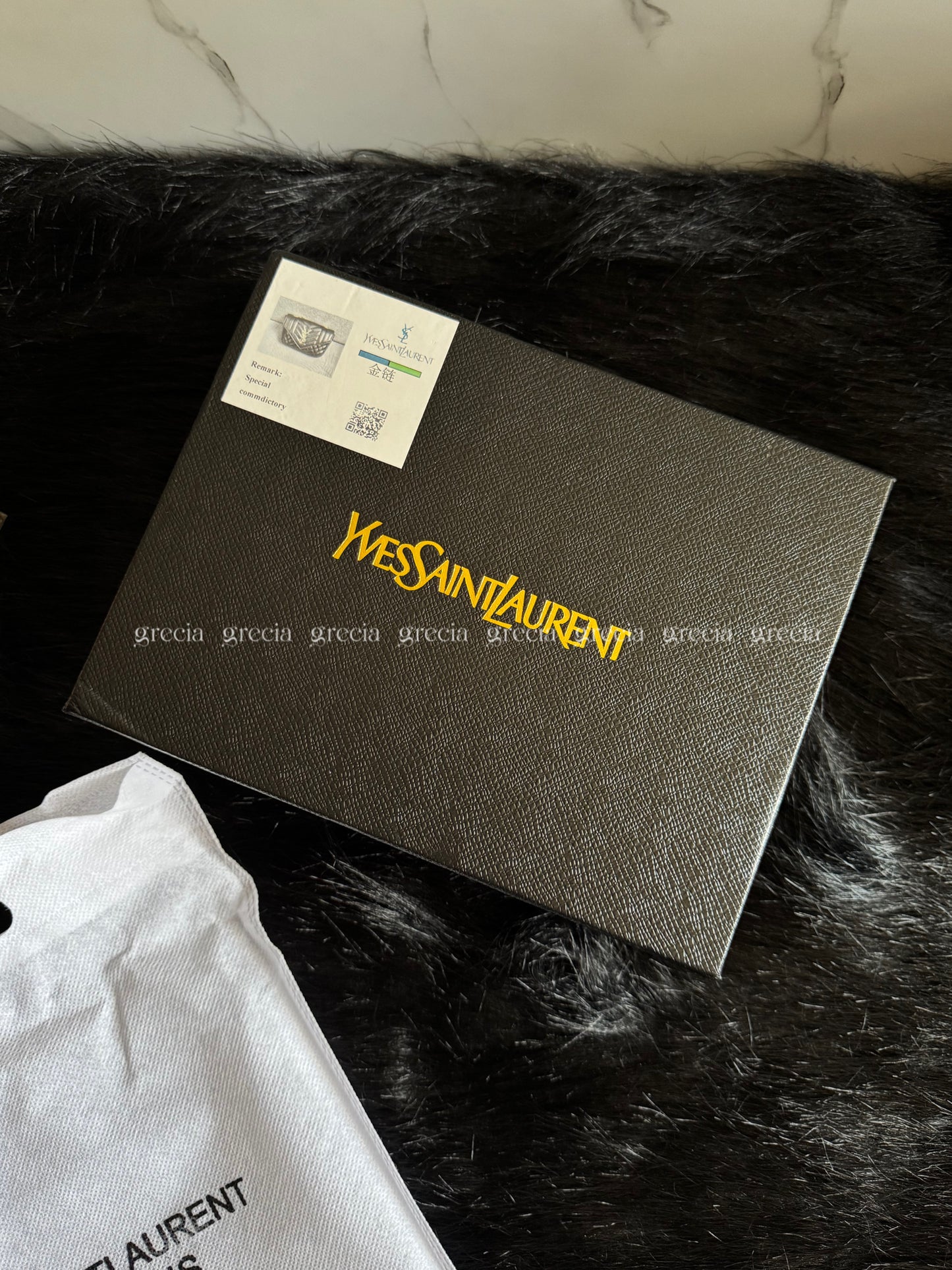 YSL negra de cuerina