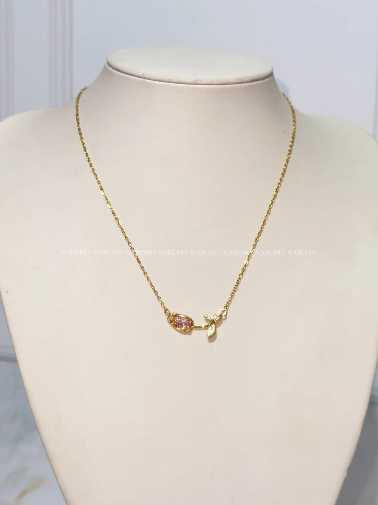 Tulipán rosado en dorado