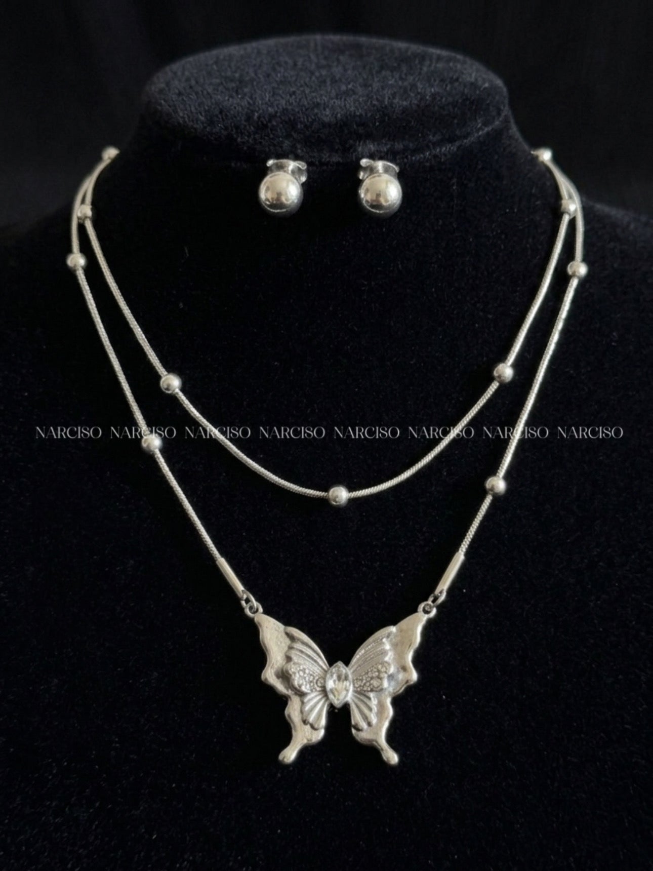 Collar doble con mariposa y aretes