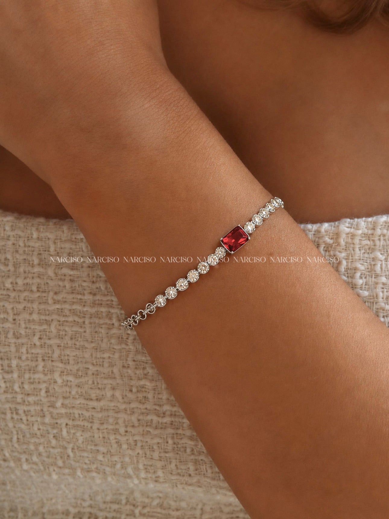 Brazalete plateado con cristales