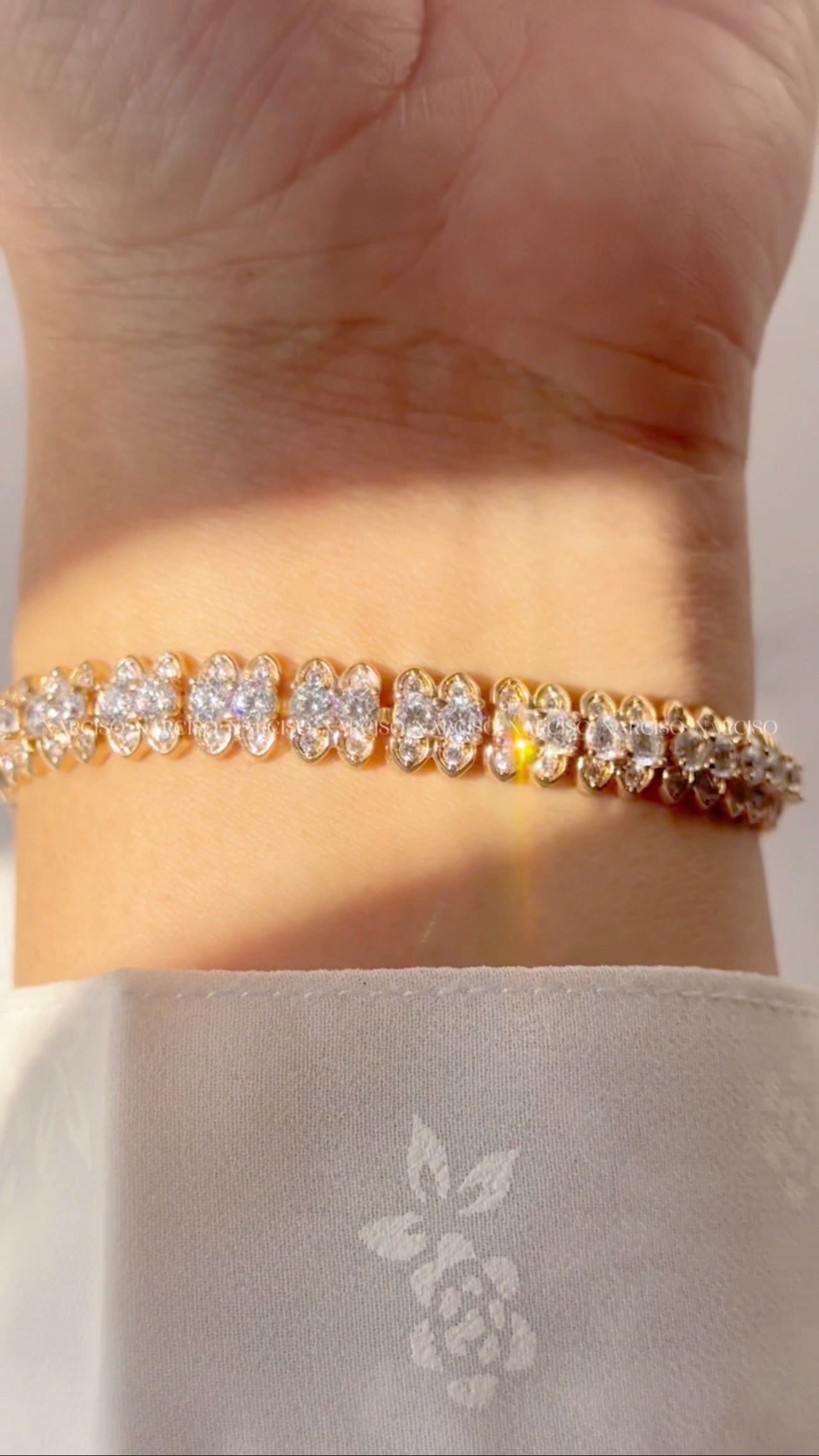 Brazalete dorado brilloso