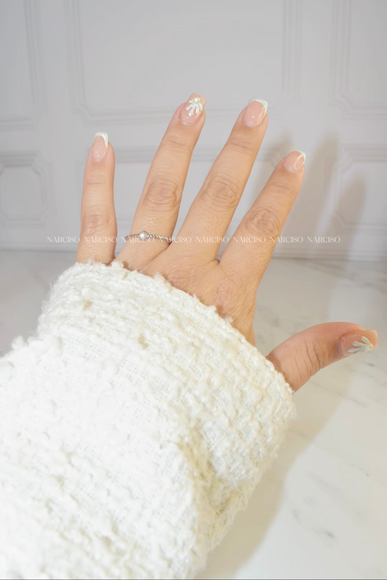 Delicado anillo promesa plateado