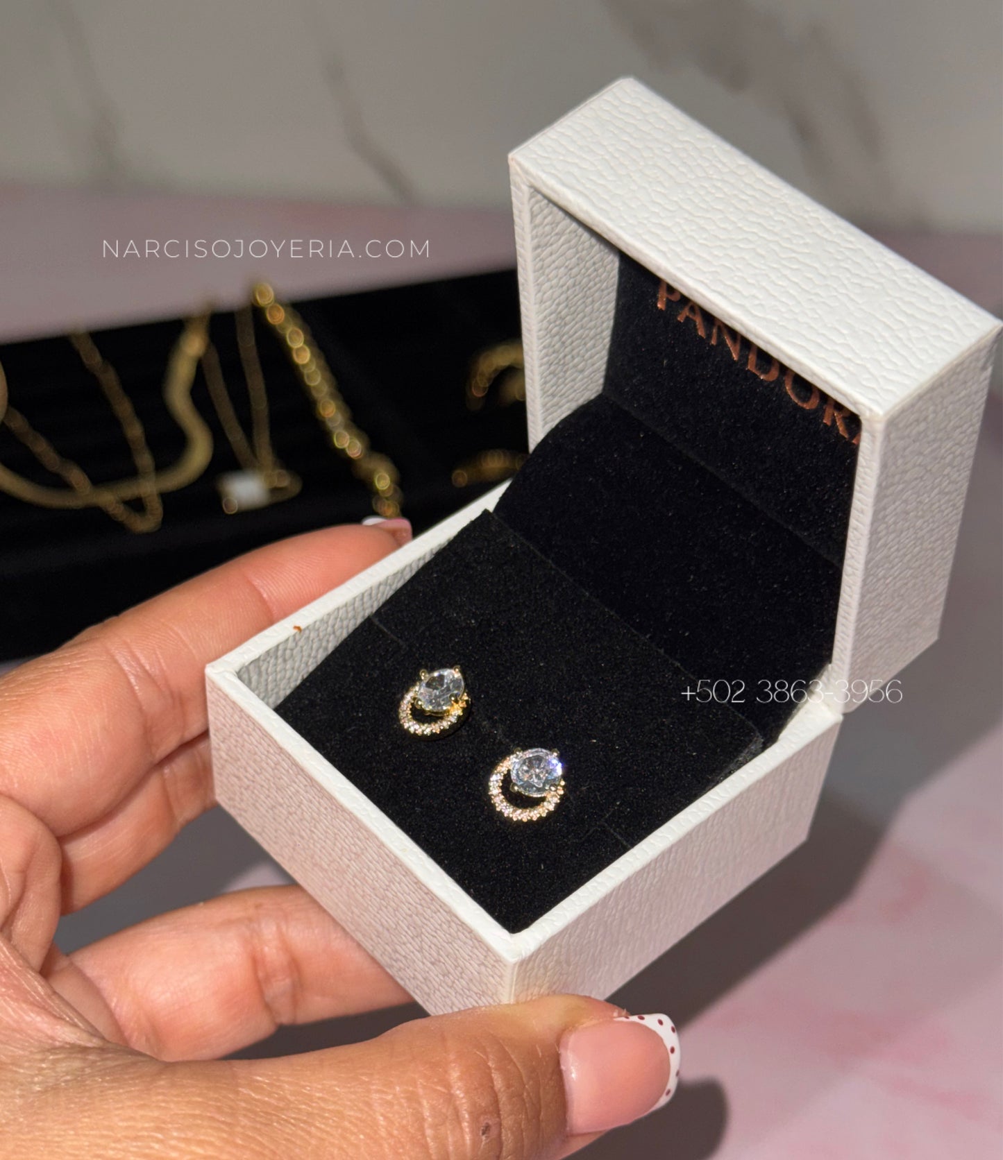 Aretitos dorados Pandora