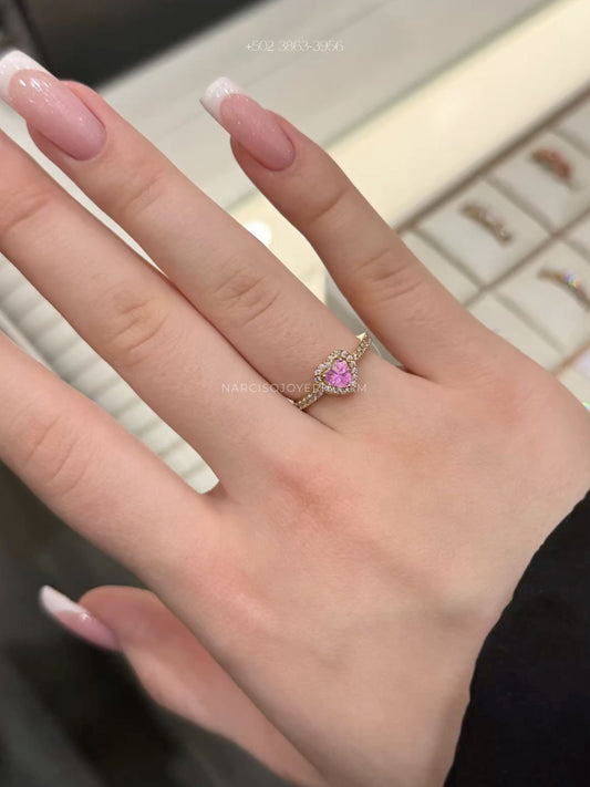 Anillo dorado corazón rosa