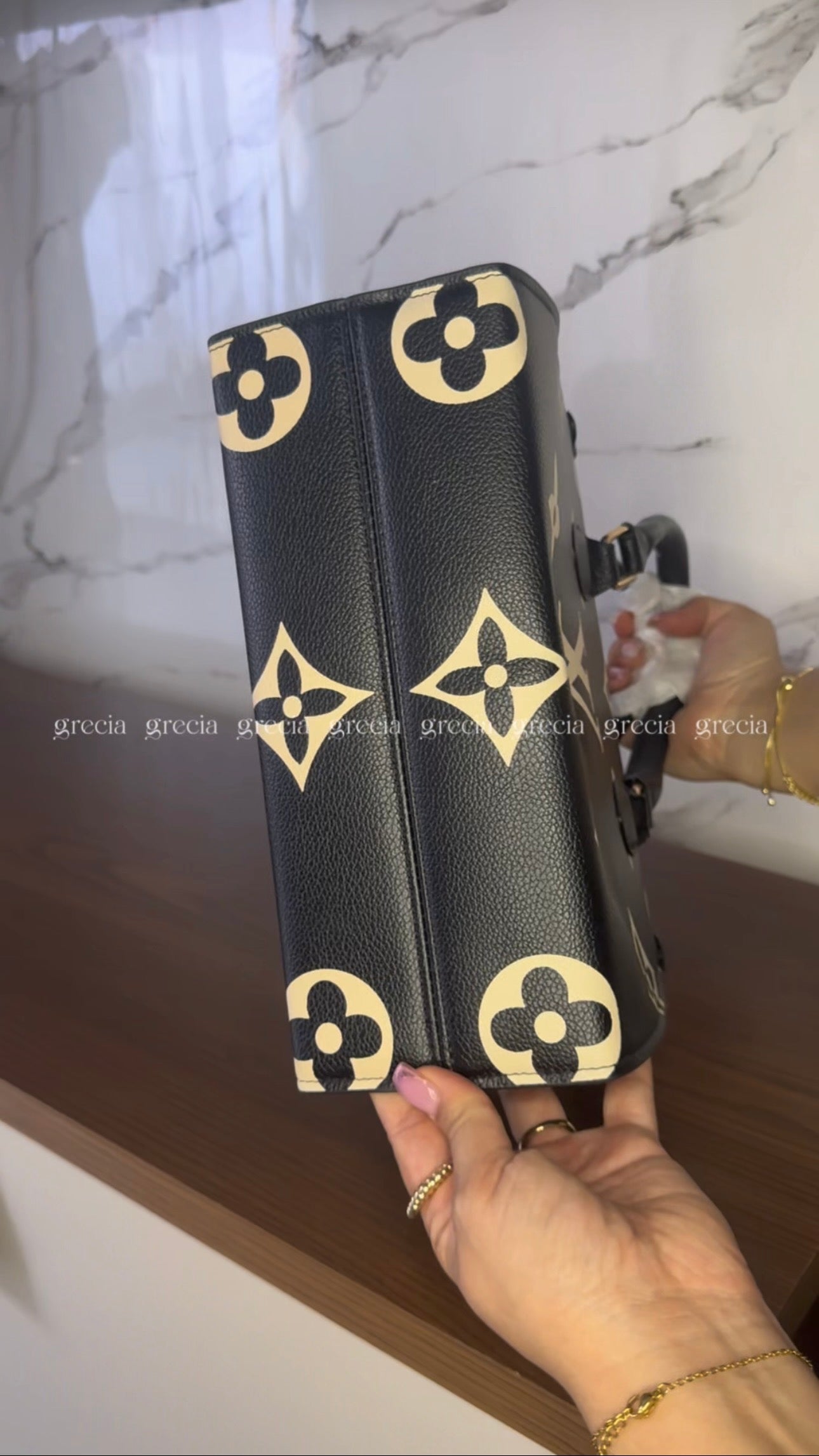 LV negra