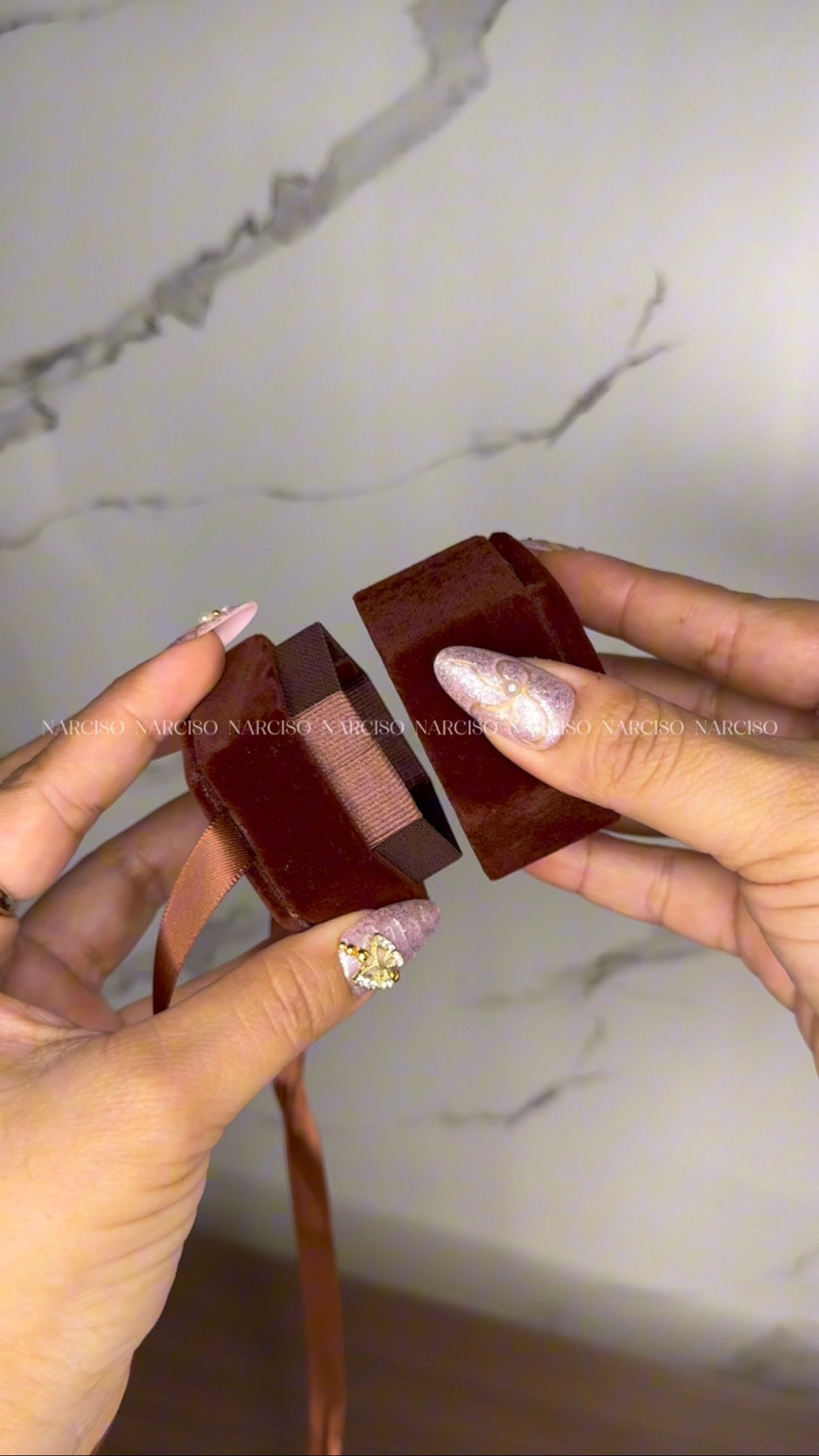 Joyero café para collar