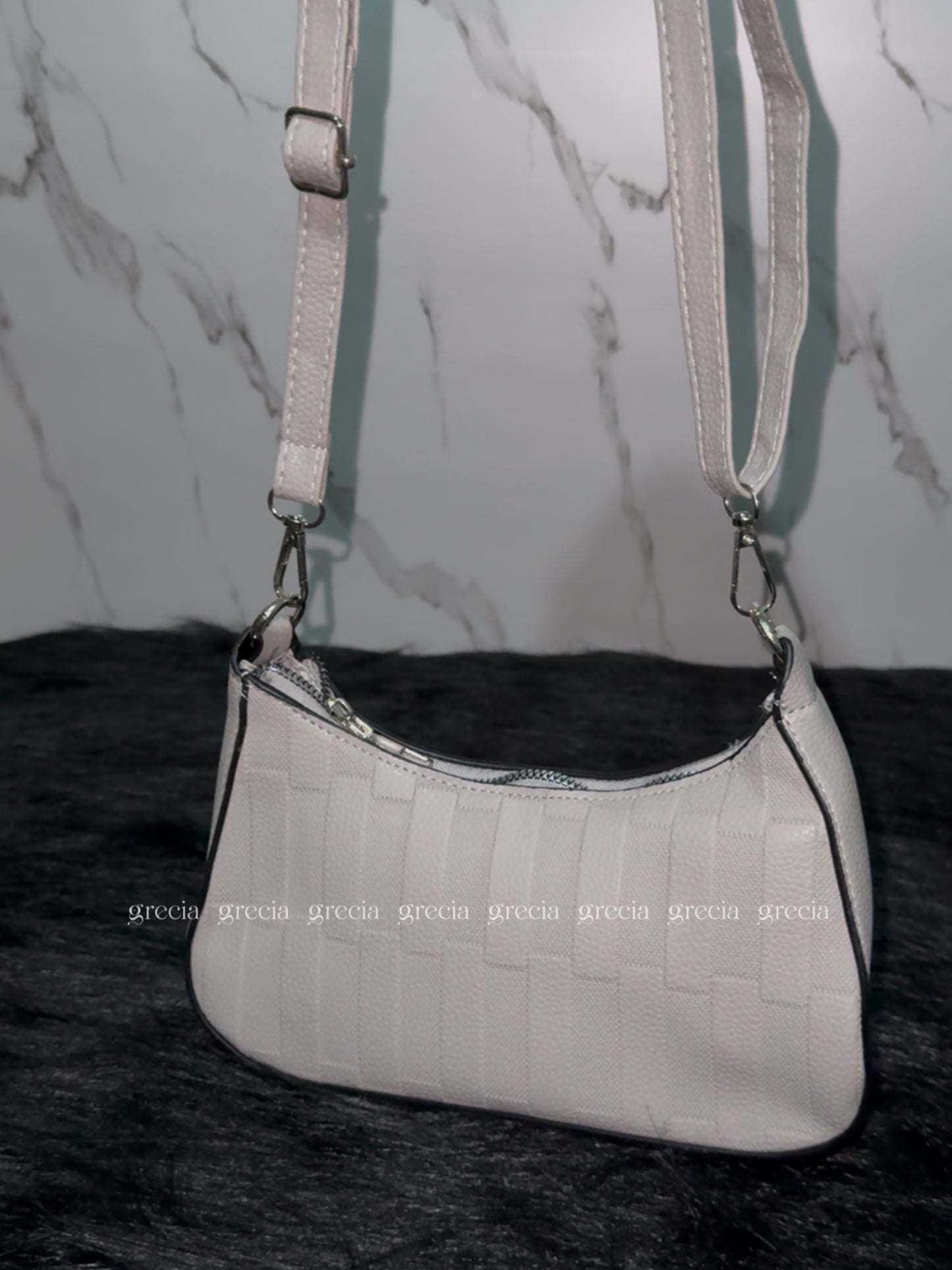 Beige media luna