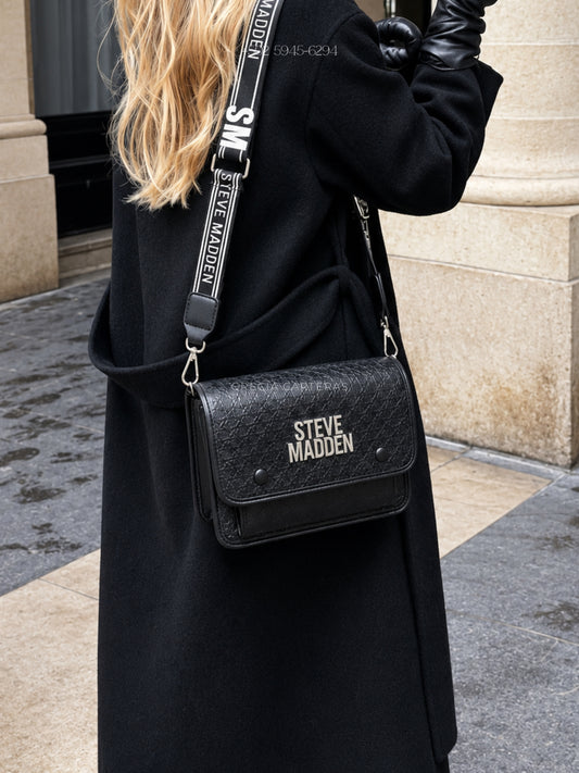 Steve Madden negra con plateado