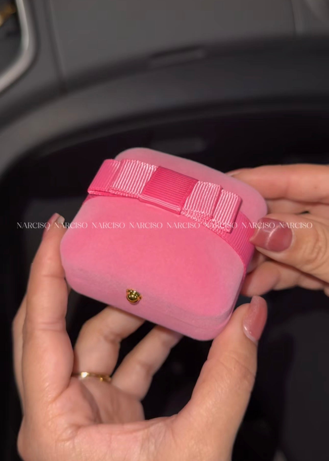 Joyero rosa para anillo o aretes de palito