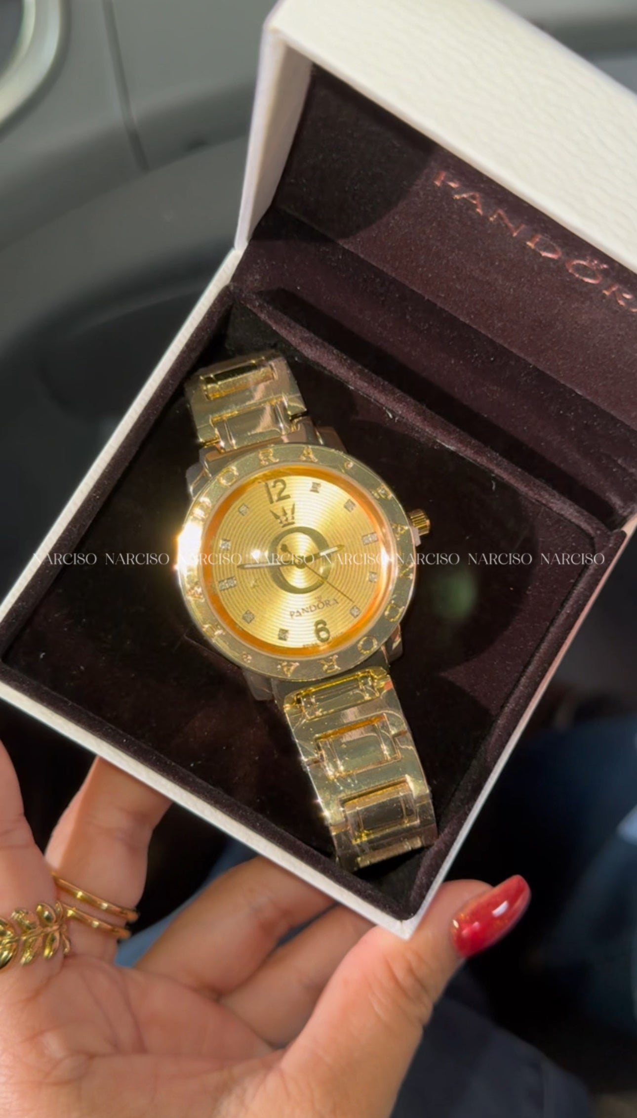 Reloj Pandora dorado