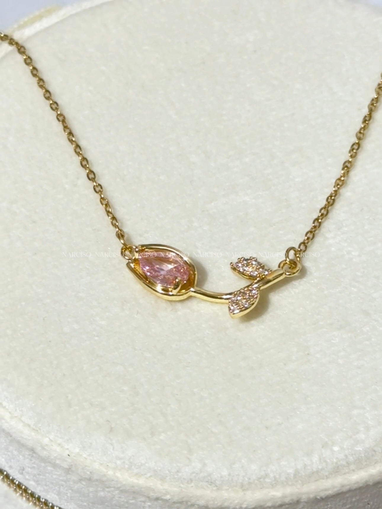 Tulipán rosado en dorado