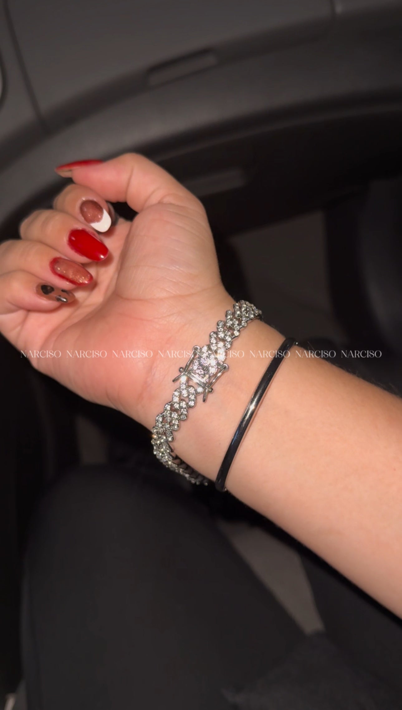 Brazalete brilloso con corazón en plateado