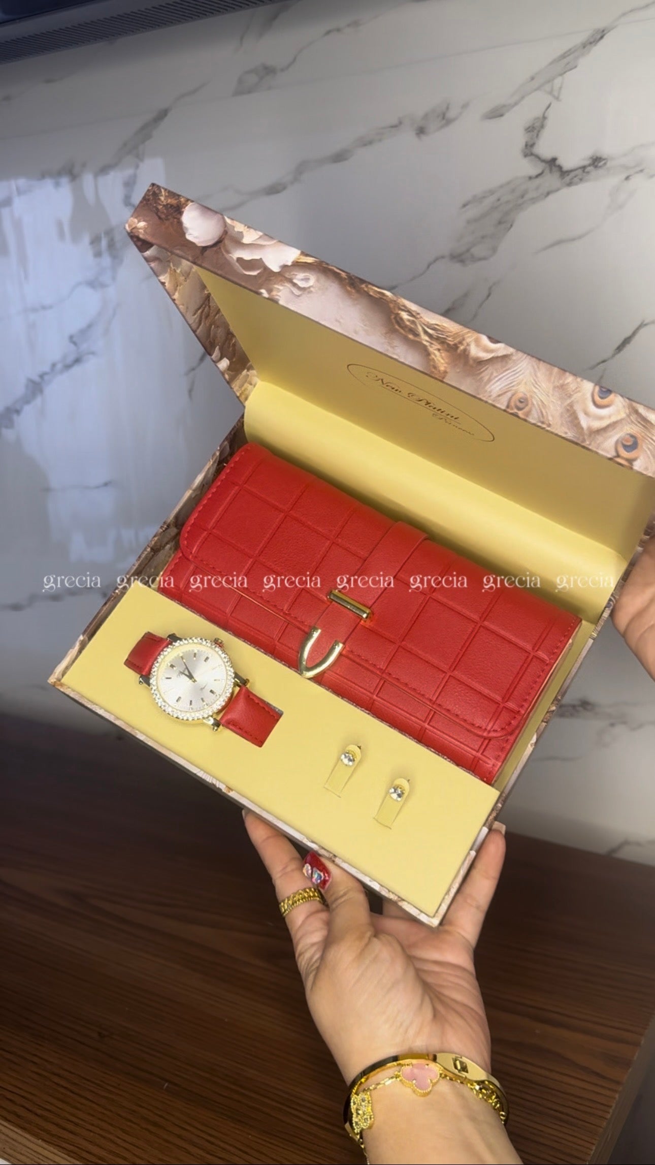 Set para dama en rojo