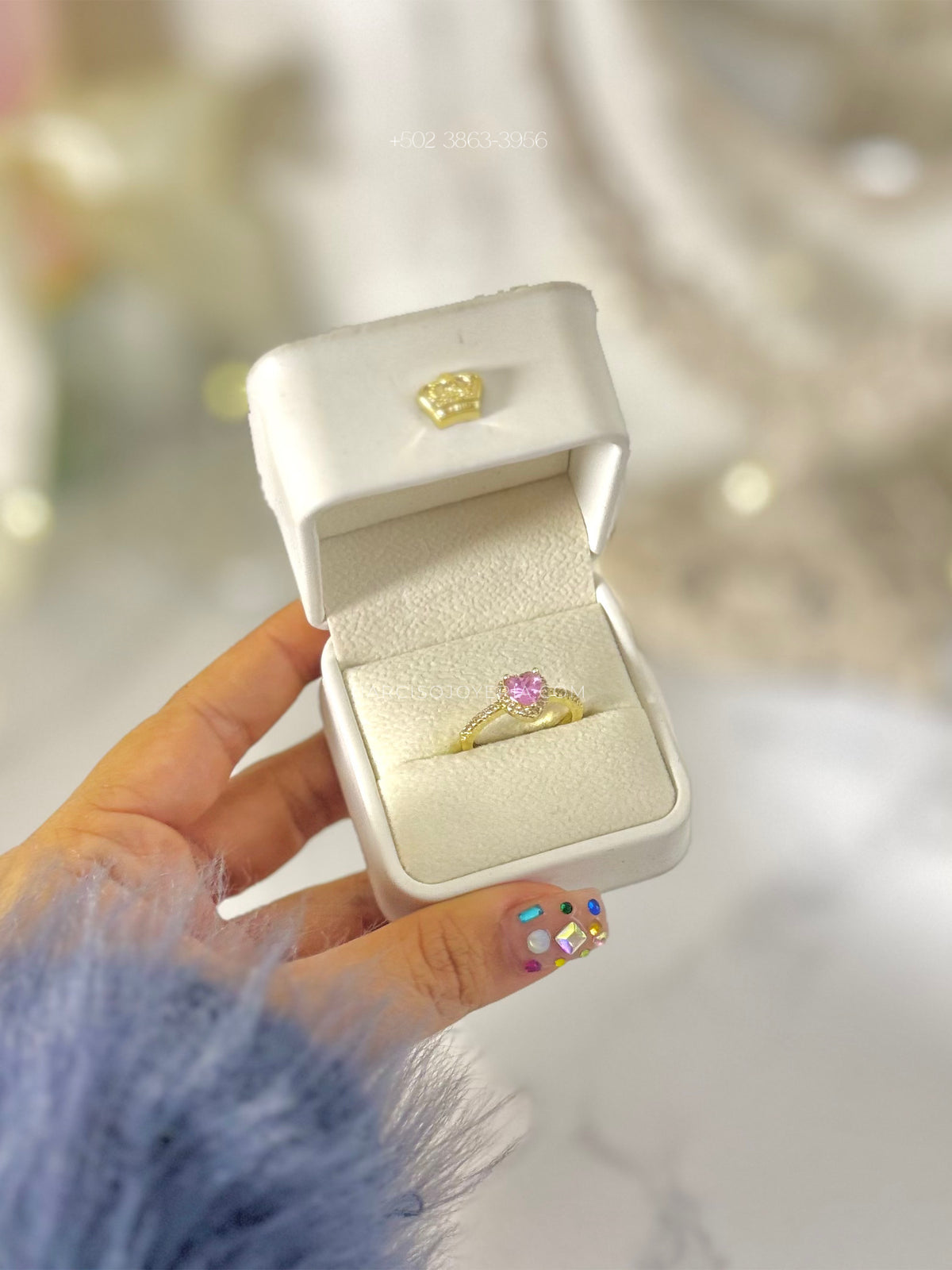 Anillo dorado corazón rosa