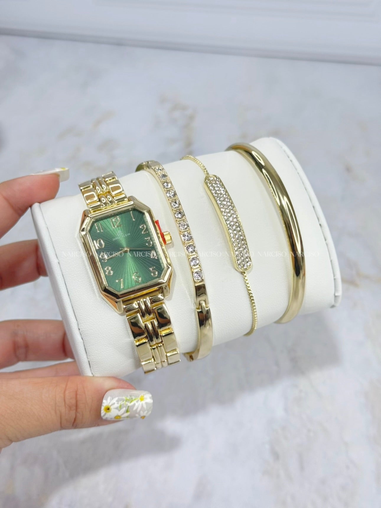 Set dorado con verde