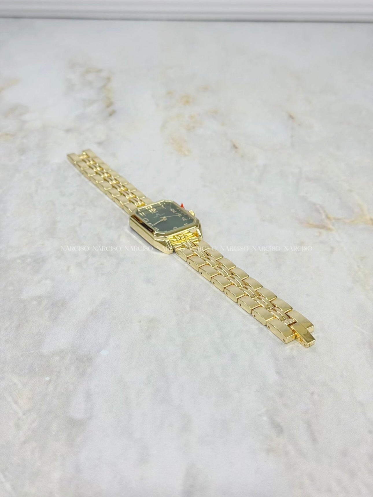 Set dorado con verde